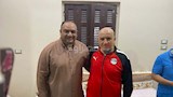 مراسل مصراوي مع والد لاعب منتخب مصر محمود صابر