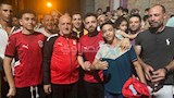 أسرة محمود صابر تتوسط الجماهير في الاحتفال بالشارع