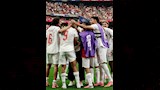 المنتخب المغربي يحتفل بعد تأهله للربع نهائي (2)