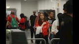 توافد جماهيري بالمونوريل قبل مباراة مصر والأرجنتين (12)