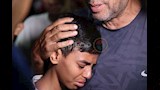 مشاهد مؤثرة لجماهير مصر بعد الخروج أمام الأرجنتين (1)