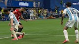 تدخل من لاعب الأرجنتين على صلاح قبل الهدف الثالث (2)