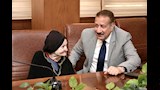محافظ بورسعيد يستقبل المتضررة من حريق منزلها  ١
