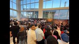 المصورين والإعلام في انتظار حضور ابطال مسلسل شمشون ودليلة (2)