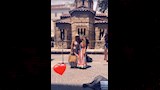 بوسي شلبي في شوارع اليونان