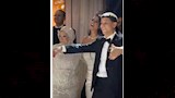 أحمد داش مع شقيقته دينا بحفل زفاف شقيقهما (1)
