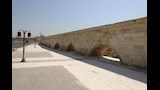 محافظ القاهرة يتابع تطوير سور مجرى العيون (2)