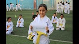 طفلة تشارك فى مبادرة الاسعافات النفسية
