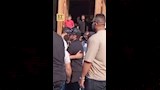 تامر حسني في جنازة والده