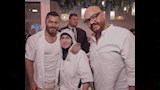تامر حسني مع والدته وشقيقه