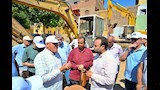 رئيس العربية للتصنيع يتفقد مشروعات حياة كريمة بأسوان (1)