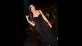 بوسي تشارك جمهورها صورا جديدة والجمهور يغازلها  (2)