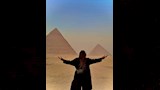 ياسمين عبد العزيز أمام الأهرامات