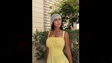 كارولين بفستان اصفر (2)