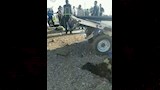 تصادم عنيف بين سيارة ميكروباص وتروسيكل (2)