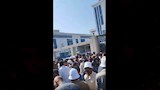 انهيار أهالي ضحايا حادث الإسماعيلية أمام مستشفى القصاصين (18)