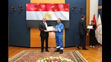 كامل الوزير يتفقد ميناء دمياط ويكرم أبطال احتواء حادث السفينة (2)