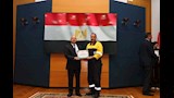 كامل الوزير يتفقد ميناء دمياط ويكرم أبطال احتواء حادث السفينة (13)