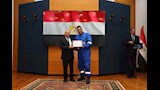 كامل الوزير يتفقد ميناء دمياط ويكرم أبطال احتواء حادث السفينة (8)