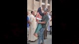 خروج أب بطفلته الناجية من حادث الإسماعيلية