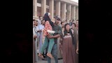 خروج أب بطفلته الناجية من حادث الإسماعيلية