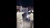 خروج جثامين ضحايا حادث الإسماعيلية من مستشفى القصاصين (1)