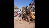 كسر بخط مياه أمام مستشفى بهتيم