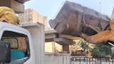 استجابة لشكاوى المواطنين.. الجيزة تزيل تعديات على 150 فدانًا بالواحات