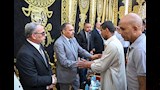 محافظ الشرقية يواسي أسر ضحايا حادث الإسماعيلية (6)_9