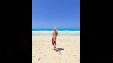 ميرهان حسين أمام البحر (1)