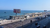 بعد توجيهات الرئيس السيسي.. إزالة منشآت تحجب رؤية البحر  بالإسكندرية (صور)