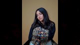 جودي تتألق بعباءة باللون الأسود 