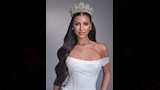 اختارت سونيا فستانا بقصة محددة على الجسم 