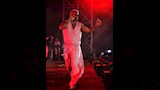 إطلالة غريبة لـ أحمد سعد 
