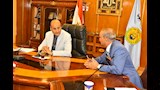 محافظ أسيوط يترأس اجتماعًا لمتابعة موقف المنشآت التعليمية وخدمات المرافق ويوجه بسرعة التعامل مع المل