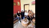 أحمد حسن والحضري مع والدة محمد عبدالوهاب