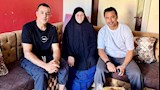 بالصور.. أحمد حسن وعصام الحضري يزوران والدة الراحل محمد عبد الوهاب 
