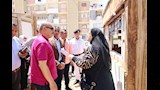 محافظ السويس يستمع لشطوى السيدة 