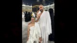 عمرو محمد علي يؤدي مناسك العمرة