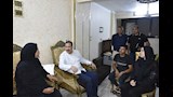 بعد واقعة إشعال النار في نفسه.. تفاصيل زيارة محافظ بورسعيد لأسرة "أبو عبده" -صور
