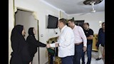 محافظ بورسعيد خلال زيارته لأسرة أبو عبده٢