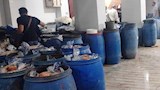 تشميع "معمل مخللات" وضبط أغذية منتهية الصلاحية في أسوان