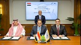 توقعي العقود بين ممثل الشركة الرئيسية للتنمية والشركة السعودية 