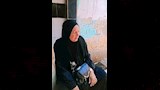 الام تحدث ابنتها بسمة قتيلة منوف من أمام قبرها
