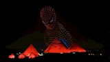 سبايدرمان يضيء سماء الأهرامات بعروض ضوئية بالتزامن مع طرحه- صور