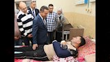 بعد إصابته في حملة إزالة.. محافظ المنوفية يزور نائب رئيس حي شرق بالمستشفى (صور)