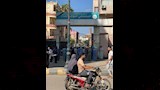 تجمع أهالي الضحايا أمام مستشفى منوف