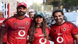صور تجمع أحمد وكريم فهمي في مدرجات "كامب نو" لدعم الأهلي أمام برشلونة