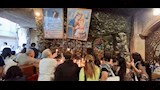 أيقونات وشموع وصلوات.. أجواء روحانية تجمع آلاف الزائرين بدير درنكة (5)