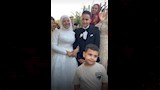فرحة الأهالي بالعروسين